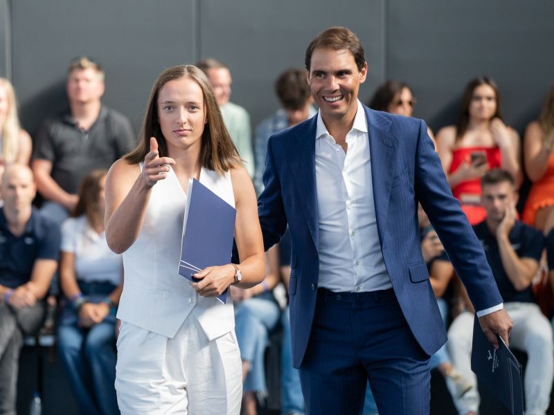 Z Nadalom po novo formo: Iga Swiatek z legendo straši konkurenco na pesku