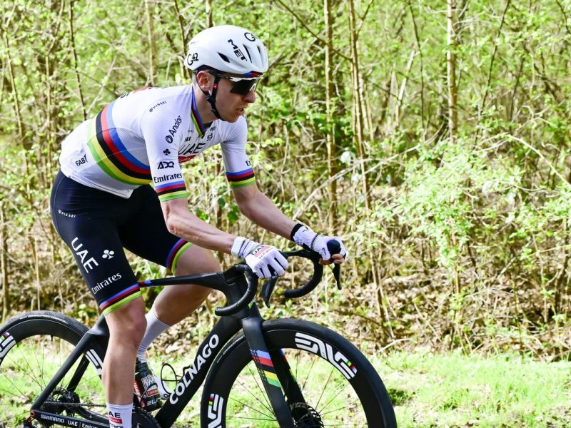 Početje Pogačarja pred slovito dirko obkrožilo splet, nor prizor