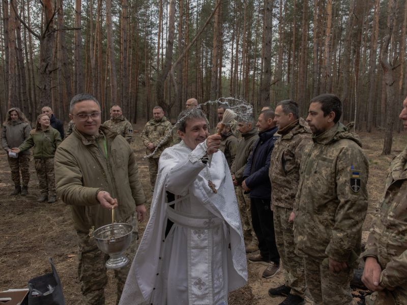 Velikonočno premirje na fronti se je sprevrglo v nov propagandni spopad