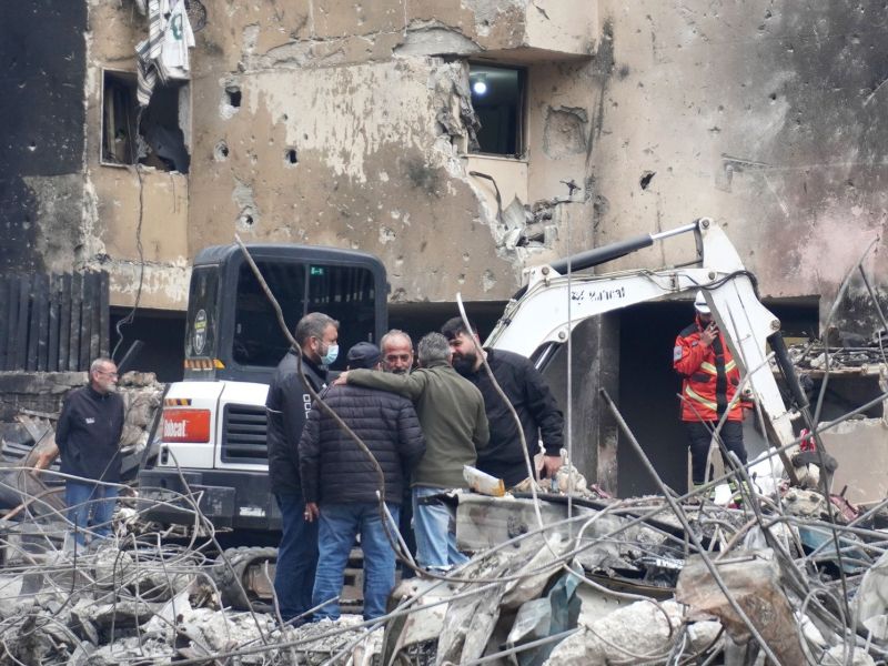 Ljudje so se vračali domov, nato so začele padati bombe; mrtvih vsaj 250