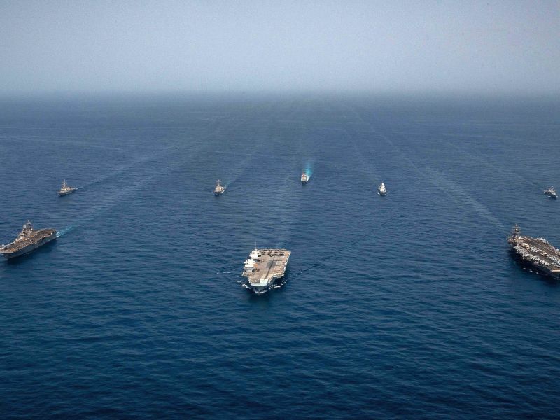 Tankerji iz Irana testirajo ameriško blokado, a drug za drugim obračajo