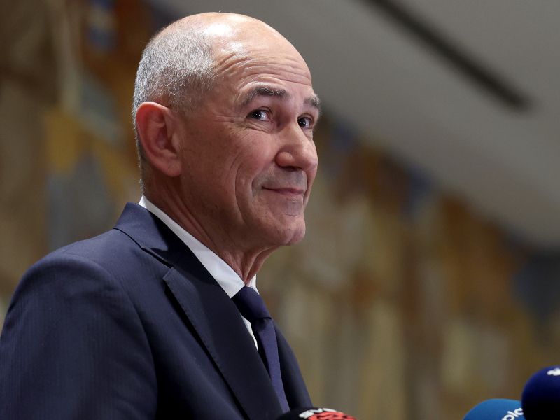 Kdo bo šel s kom v koalicijo in kdo bo prinesel predsednici 46 glasov?