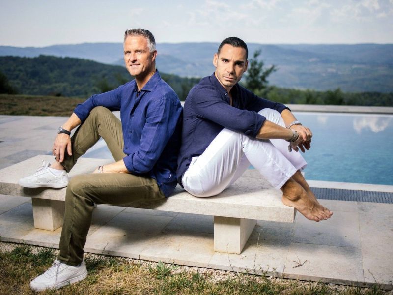 Schumacher s svojim fantom pred oltar, a to še ni vse