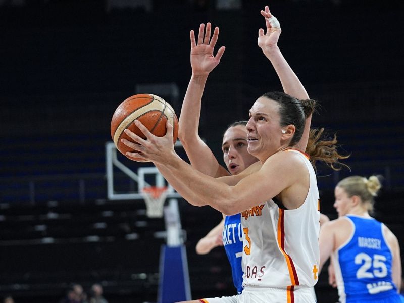 Slovenka Tejo Oblak zvabila v ZDA - brat Jan je gotovo ponosen