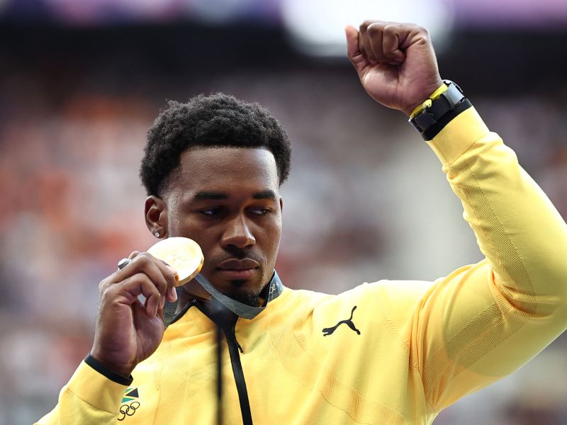 Norost! Turki hočejo kupiti celo reprezentanco za Los Angeles. Samo denar