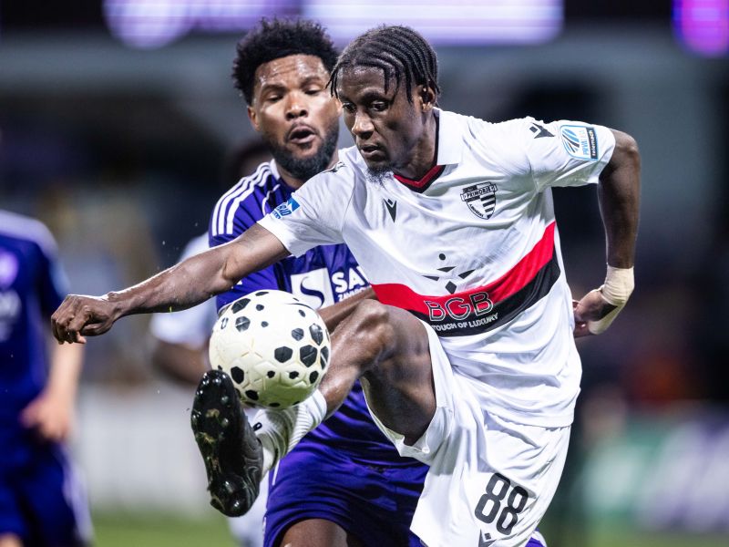 Mariborčani do zmage, Viole protestirale, turobno vzdušje v Ljudskem vrtu