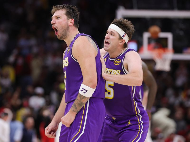 Dončića in Reavesa pozval na poljub - Luka in Austin v smehu, to je hit