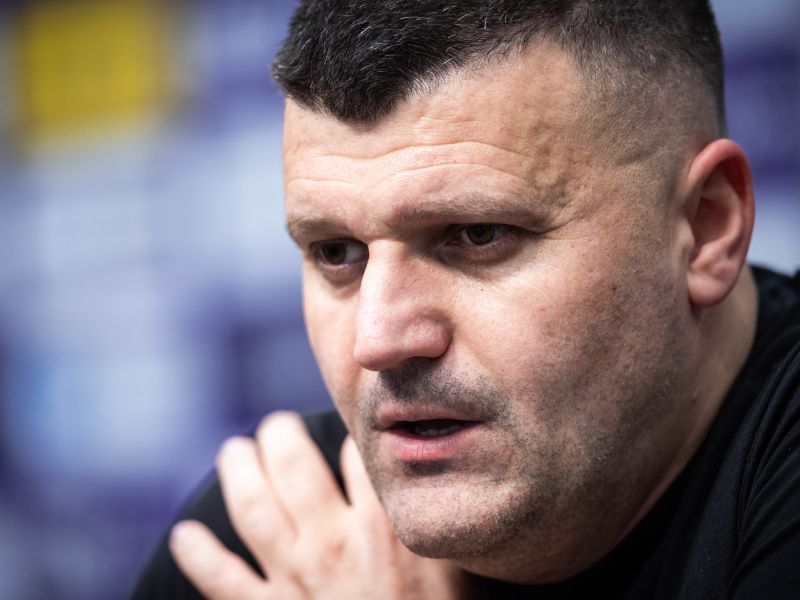 Viole takole napadle igralce Maribora, trener vijoličastih odgovoril