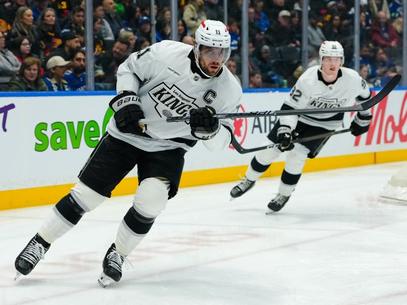 Kopitar s Kingsi v končnico vstopil s porazom proti Coloradu