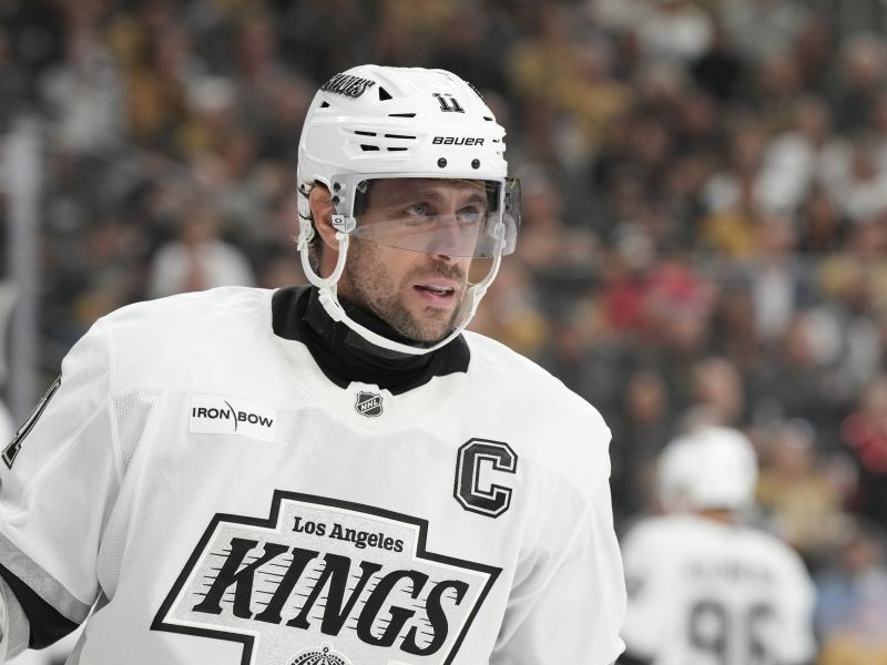 Z vso silo nad Kopitarja! Po trdem naletu sledila še umazana poteza (video)