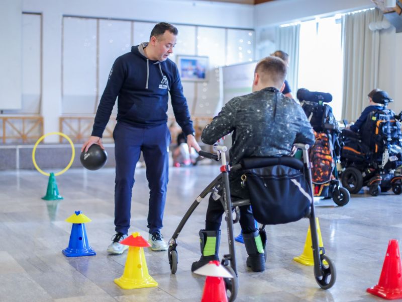 Primeri dobrih praks vključevanja otrok in mladih invalidov v športne aktiv