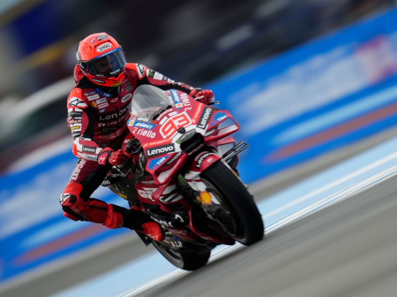 V zahtevnih razmerah najboljši startni položaj Marcu Marquezu