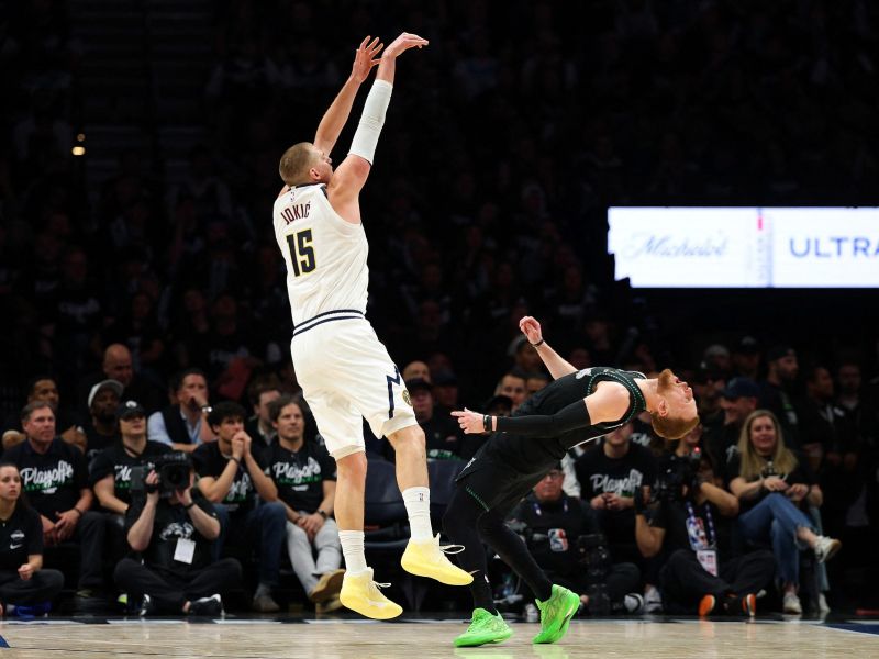 Jokić znorel, posnetek šokira: Po zadnjem košu skočil nad tekmeca in ...