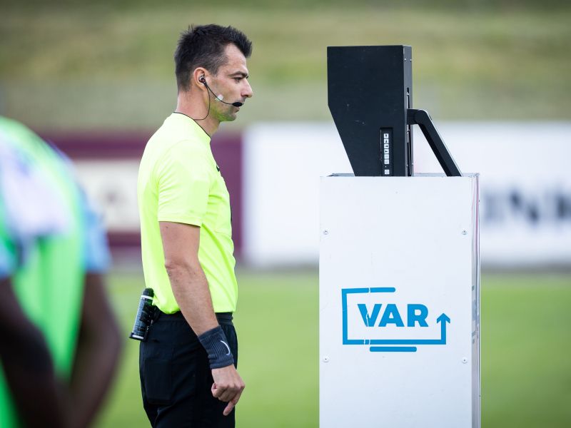 Najbolj neumen in čuden penal v 1. SNL – oba sta se držala za glavo (video)