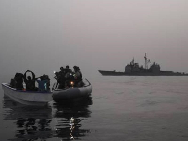 Pirati ob obali Somalije ugrabili trgovsko ladjo