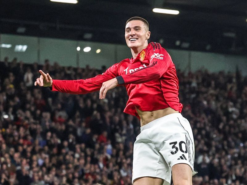 Šeško tri korake oddaljen od legendarnih, seznam vzbuja strahospoštovanje