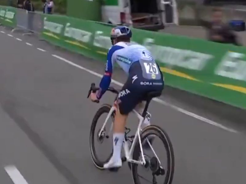 Se pelje na kavo? Slovenec med dirko tarča posmeha, to se je dogajalo