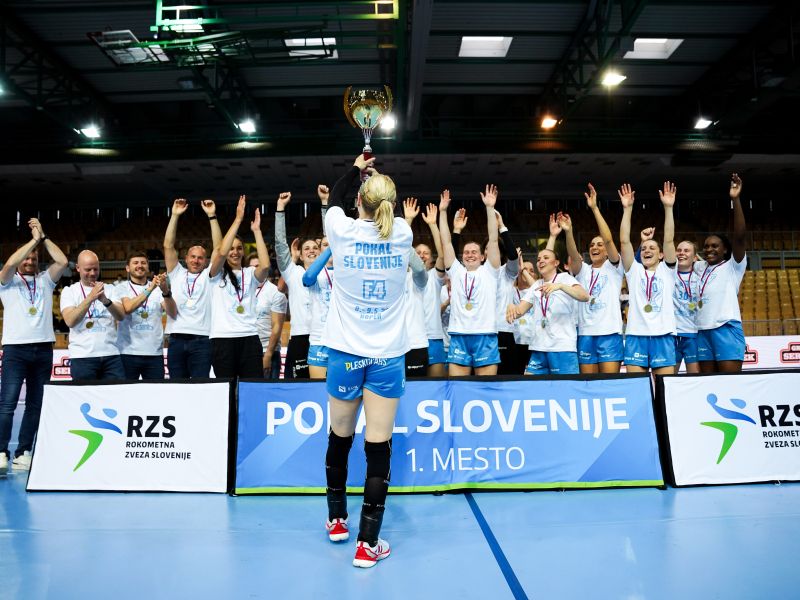Rokometašice Krima do 30. pokalne lovorike