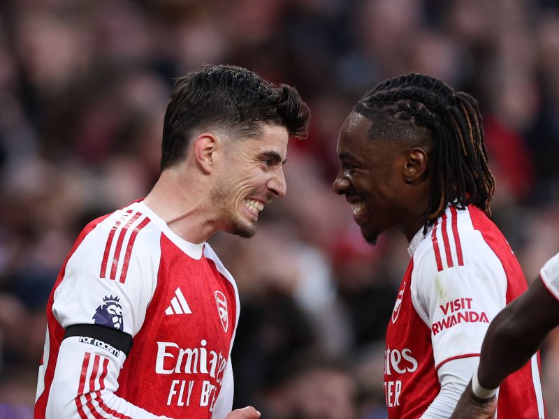 Arsenal prvak po 22 letih - City popustil za nepopisno veselje v Londonu