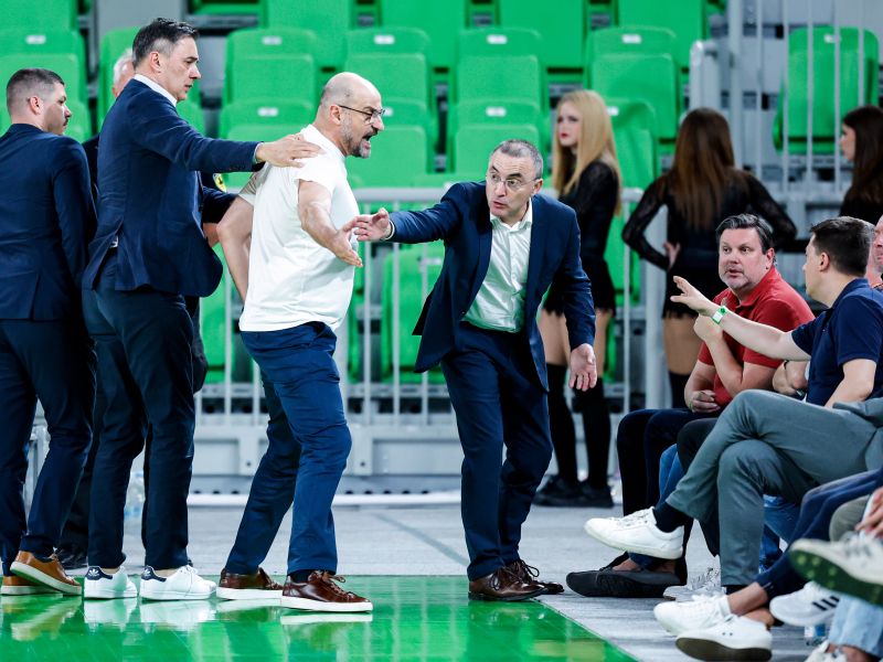 Trener Olimpije ponorel, vpil na sodnike in gledalce - zmaji vseeno veseli