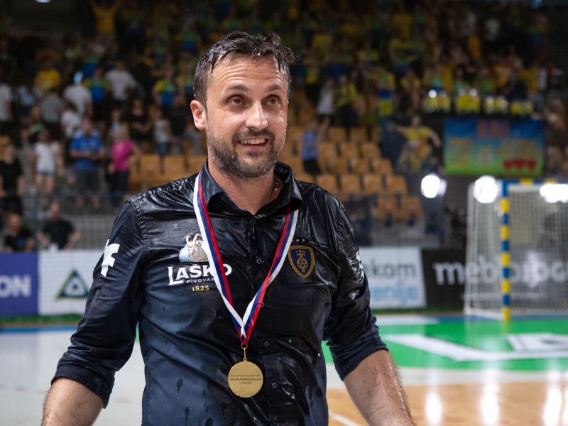 Zormanu žvižgi in žaljivke, potem prišel na vrsto Luzar – Nismo le govorili