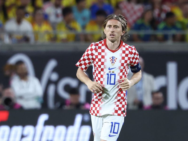 Luka Modrić razvpitemu slovenskemu politiku poslal dres, sporočilo odmeva
