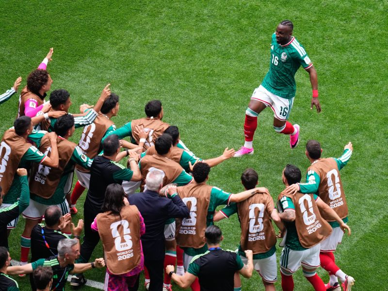 Mundial odprt, domačini poskrbeli za izbruh veselja na legendarni Azteci