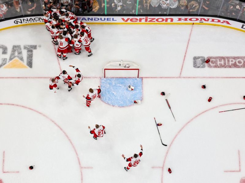 Carolina po 20 letih spet do zmage v ligi NHL
