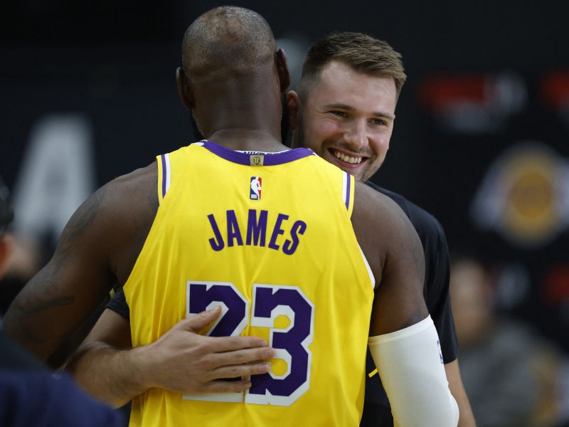 Dončić tudi z LeBronom počne nekaj, kar odsvetujejo: Pravijo, da ni pametno
