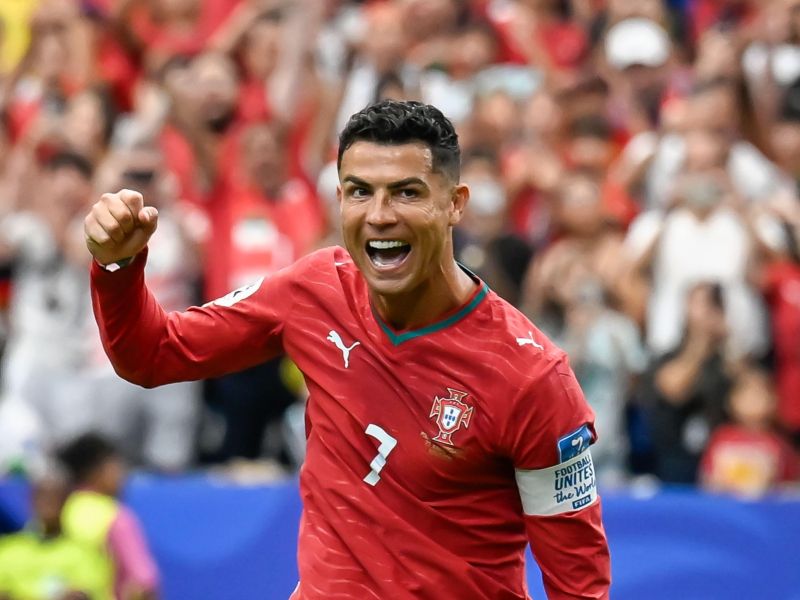 Ronaldo udaril in utišal kritike, Portugalci razbili Uzbekistance