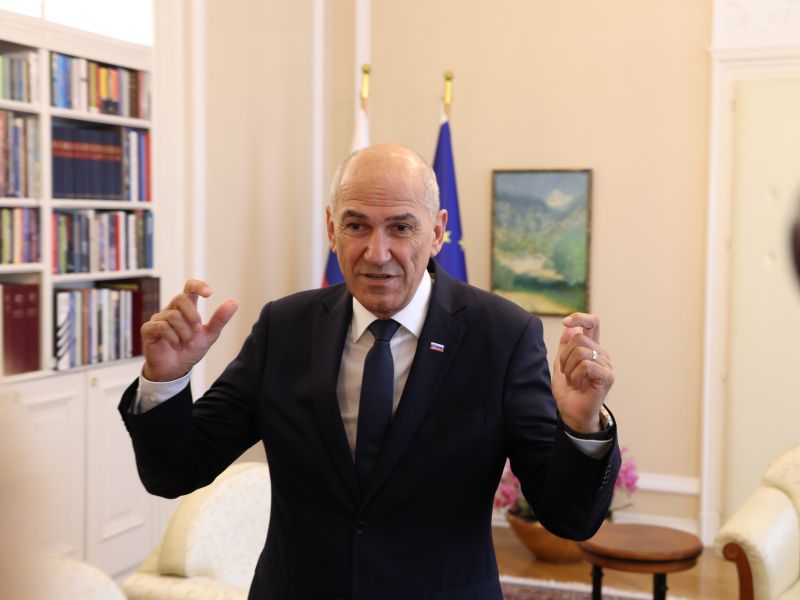 Janša: Sam na državni proslavi ne bi žvižgal