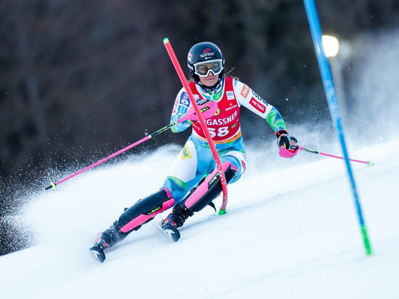 Slovenska smučarka navdušila v kopalkah. Malce užitka po trdem delu