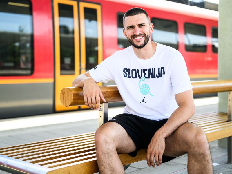 Hvala, gospod lastnik hotela, ker smo morali priti prej