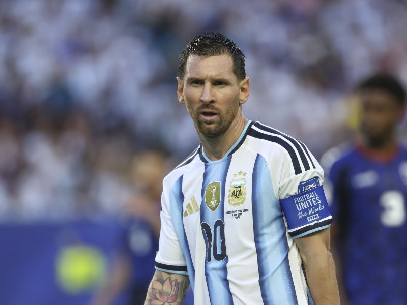 Messi z lepo novinarko namesto ženo - tale flirt buri duhove, tu je resnica