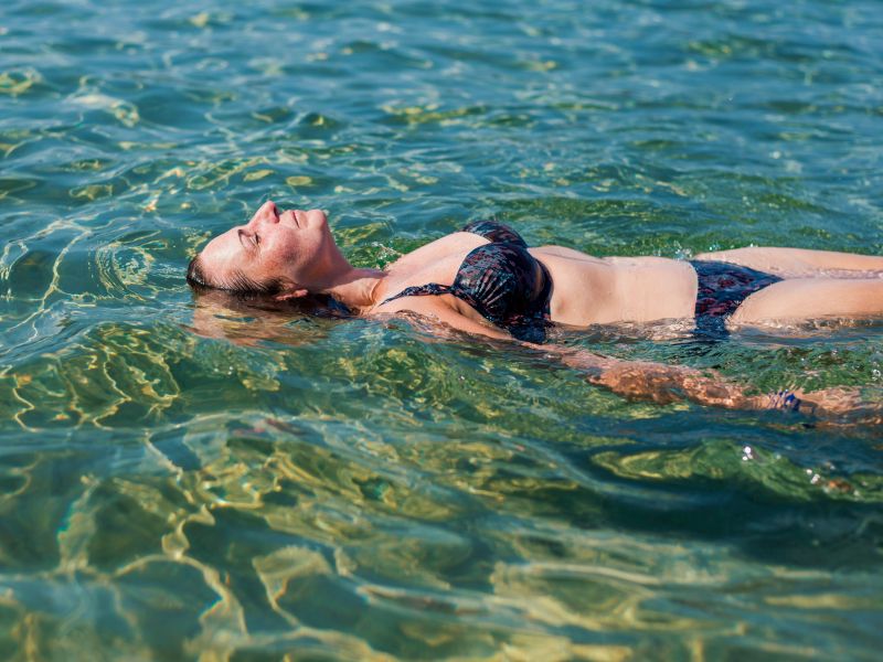 Zakaj nas morje pomirja? Plaža pomaga zmanjšati stres