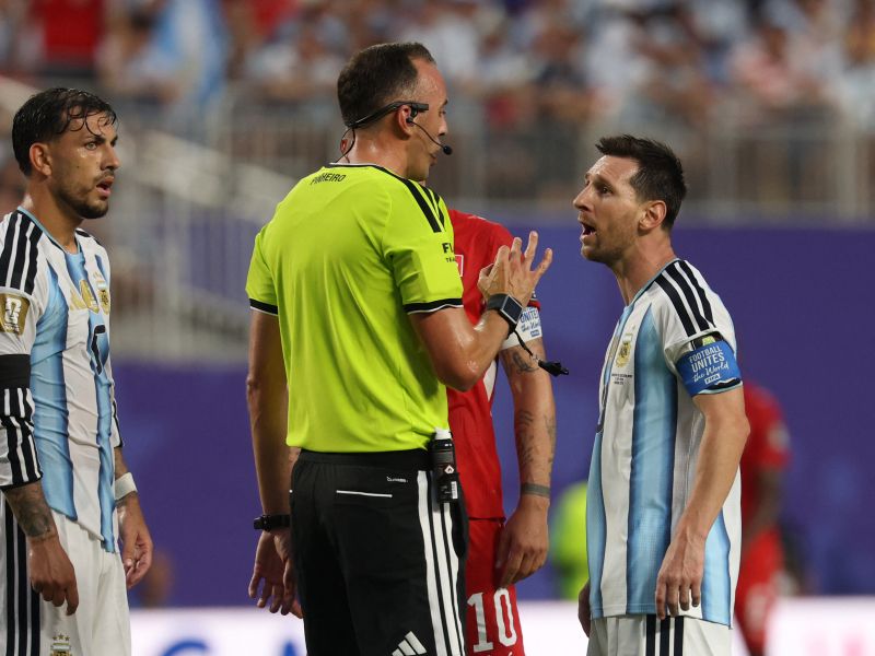 Messi v glasnem prepiru s Portugalcem: Argentinec sodniku zabrusil tole
