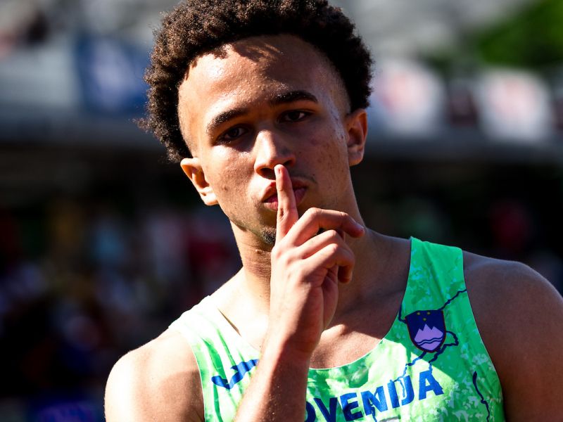Slovenski rasisti napadli slovenskega atleta. Pljuvate na košarkarsko zlato