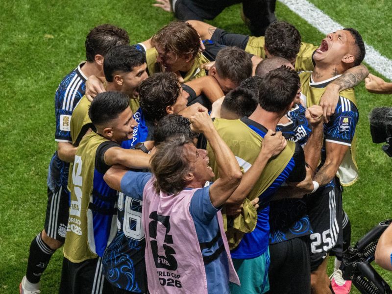 Komentatorju se je utrgalo po zmagovitem golu Argentincev, posnetek je hit