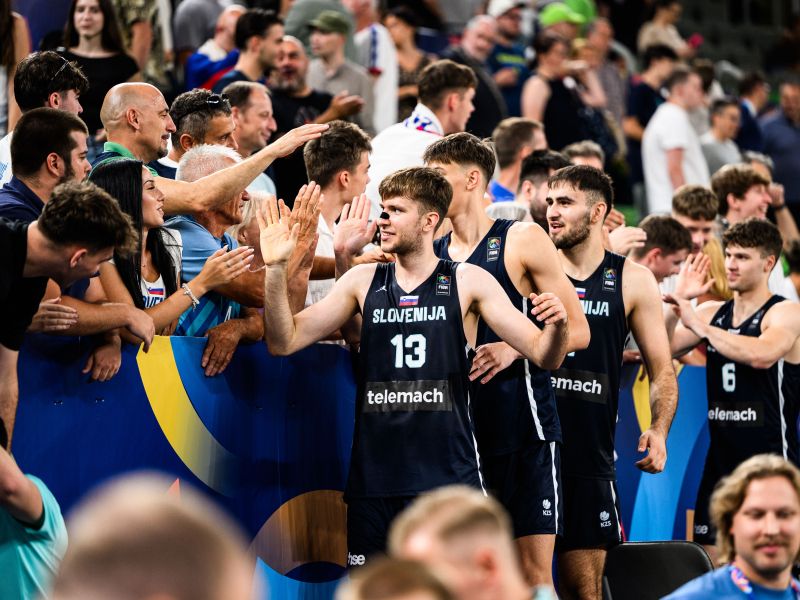To potrebuje Slovenija! Poglejte ta zanos, željo, strast. Vsi v Stožice