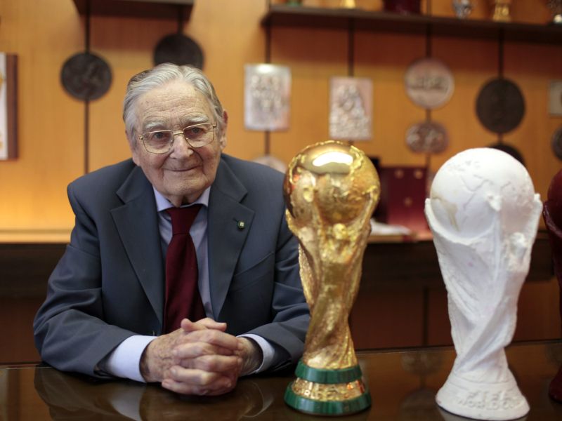 Svetovni prvaki odnesejo domov le kopijo: Kdo je naredil slaven pokal?
