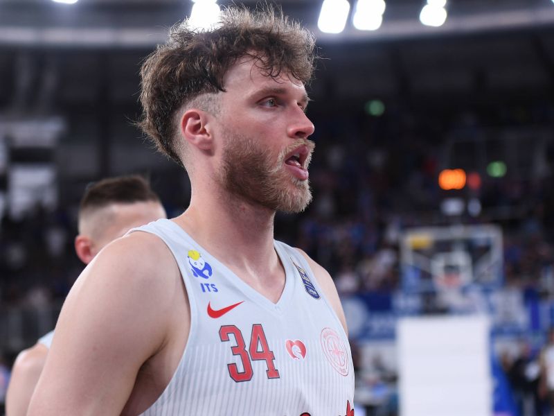Olimpija udarila brez opozorila: v Stožice prihaja 213-centimetrska pošast