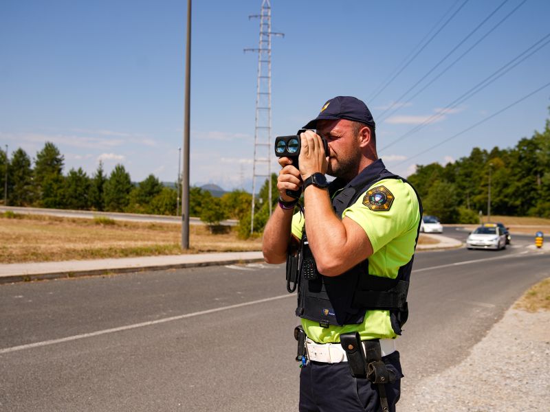 Na enem cestnem odseku vas bo lahko policija kaznovala tudi po trikrat