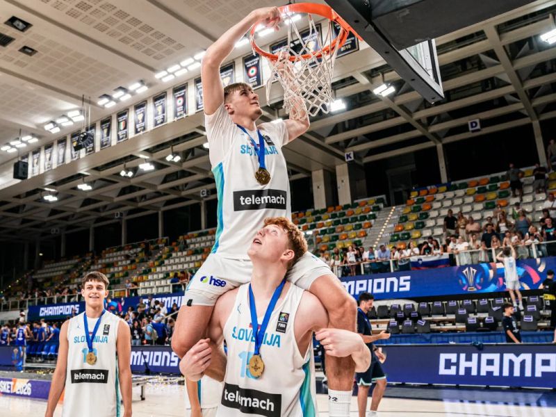 Joksimoviću in druščini se je poklonil NBA-zvezdnik, to jim sporoča
