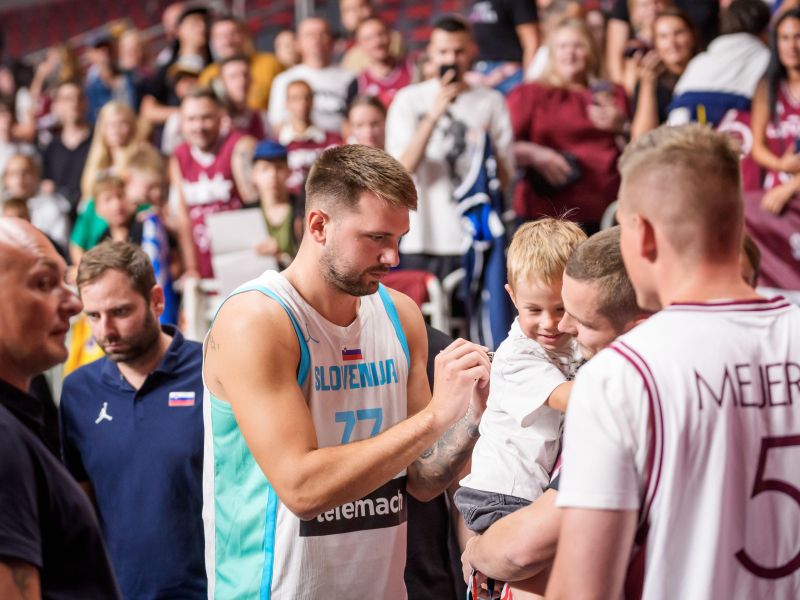 Luka Dončić in otroci - velika odgovornost, ki jo je sprejel in jo opravlja