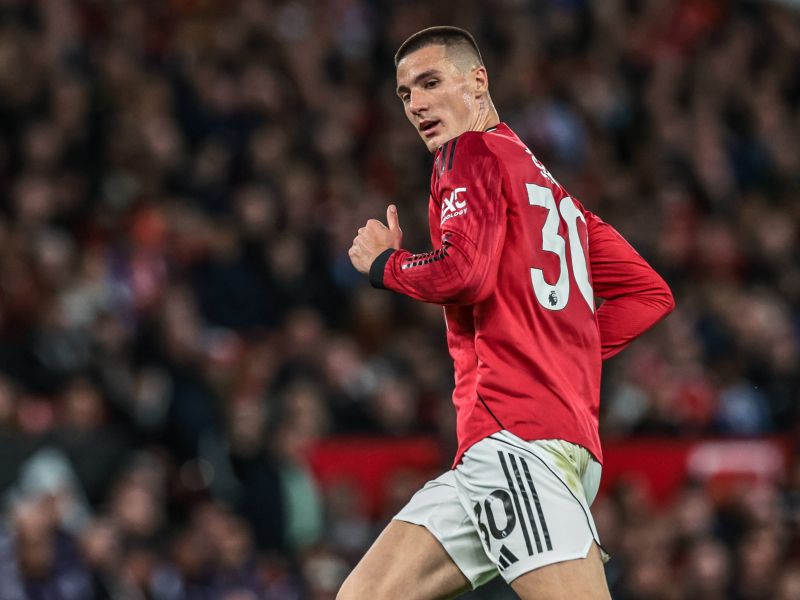 Šeška spet ni z ekipo Uniteda: kaj se dogaja, nas mora za Slovenca skrbeti?