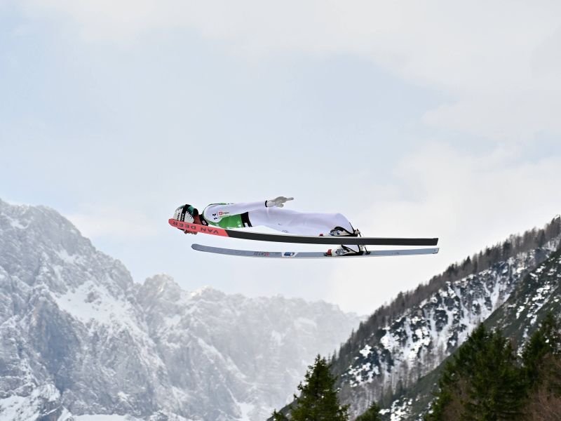 Slovenski skakalni zvezdnik bo zamenjal šport? Že ta teden v akciji na ...