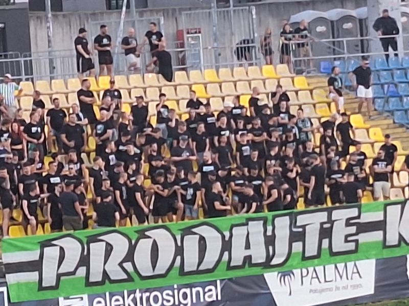 Prodajte klub, kričijo Dragonsi, Adam Delius jim pošilja zanimivo sporočilo