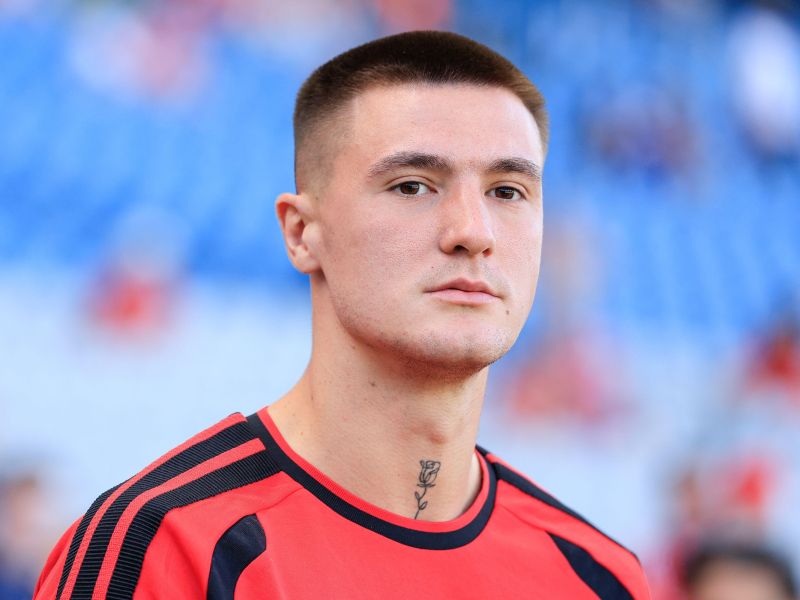 Šeško ostaja na stranskem tiru, skrbi pa rezervni načrt Uniteda, brez njega