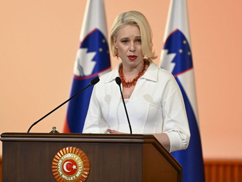 Znana političarka silovito udarila po 'pravih Slovencih': Rasisti, homofobi