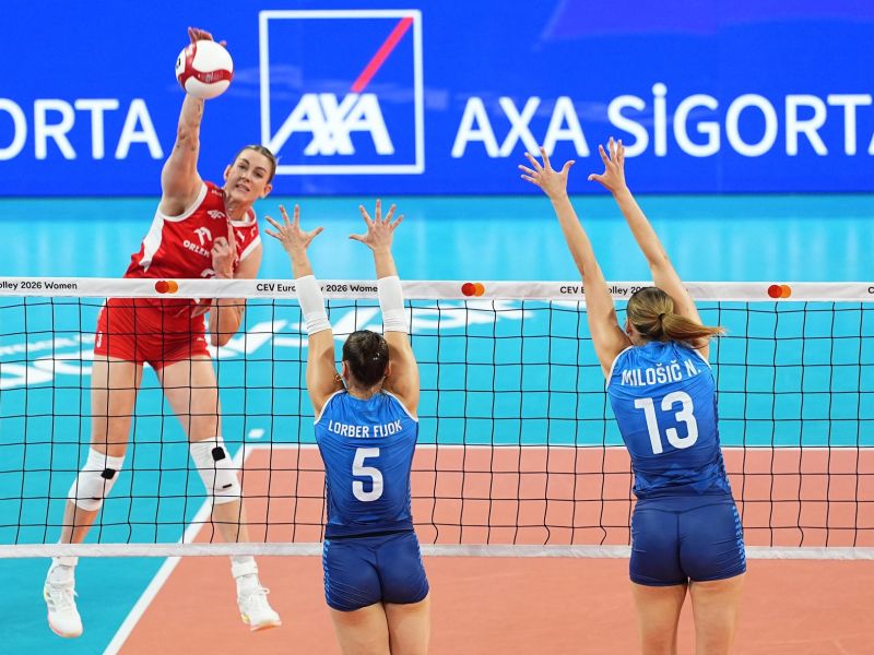 Slovenske odbojkarice brez moči proti Poljakinjam